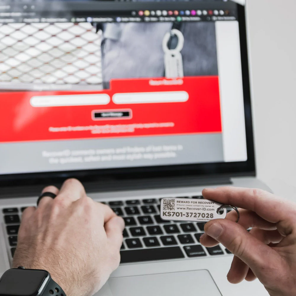 KeySmart RecoverID Anonymous Lost and Found Tag - Image 4