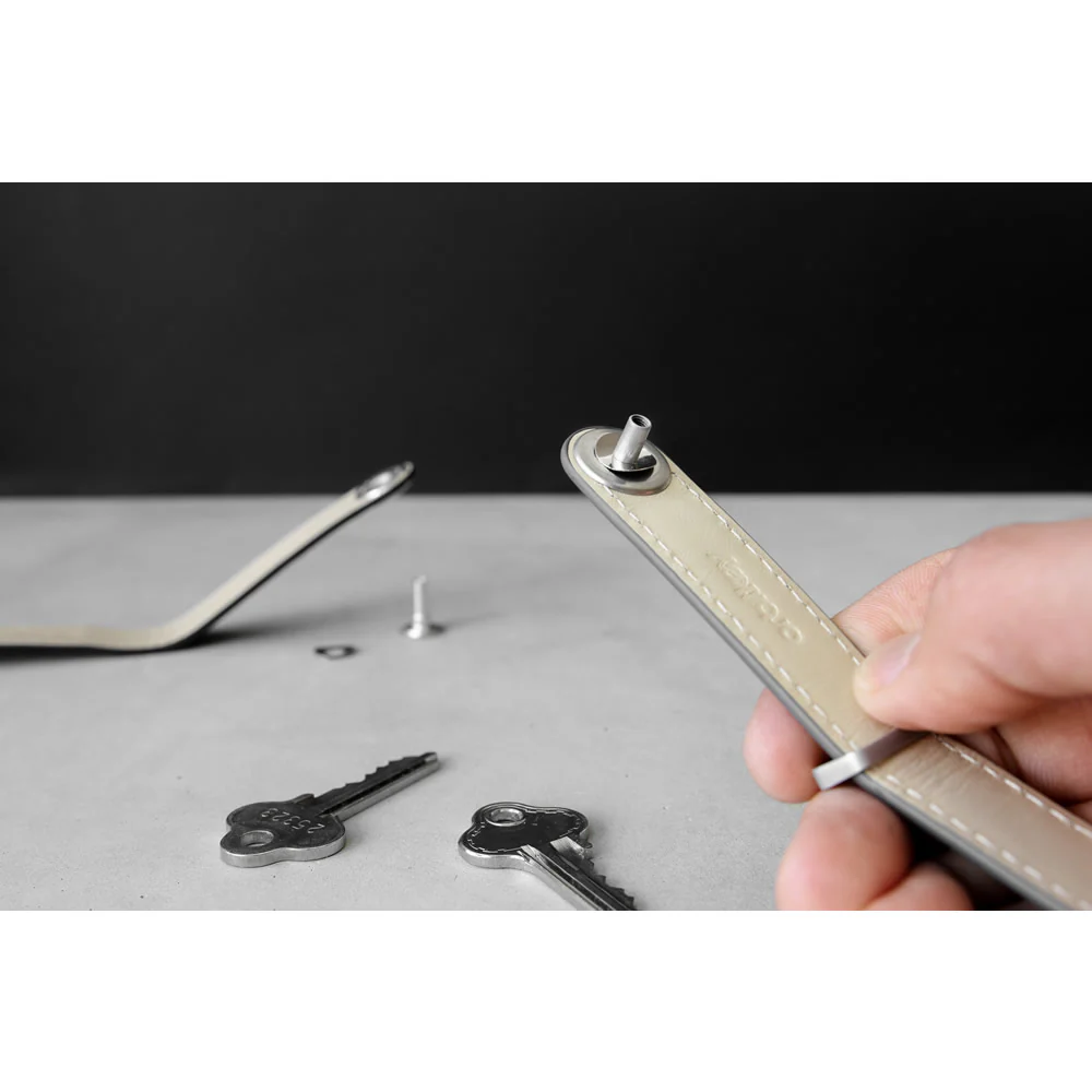 Orbitkey 2.0 Leather Keychain - Image 8