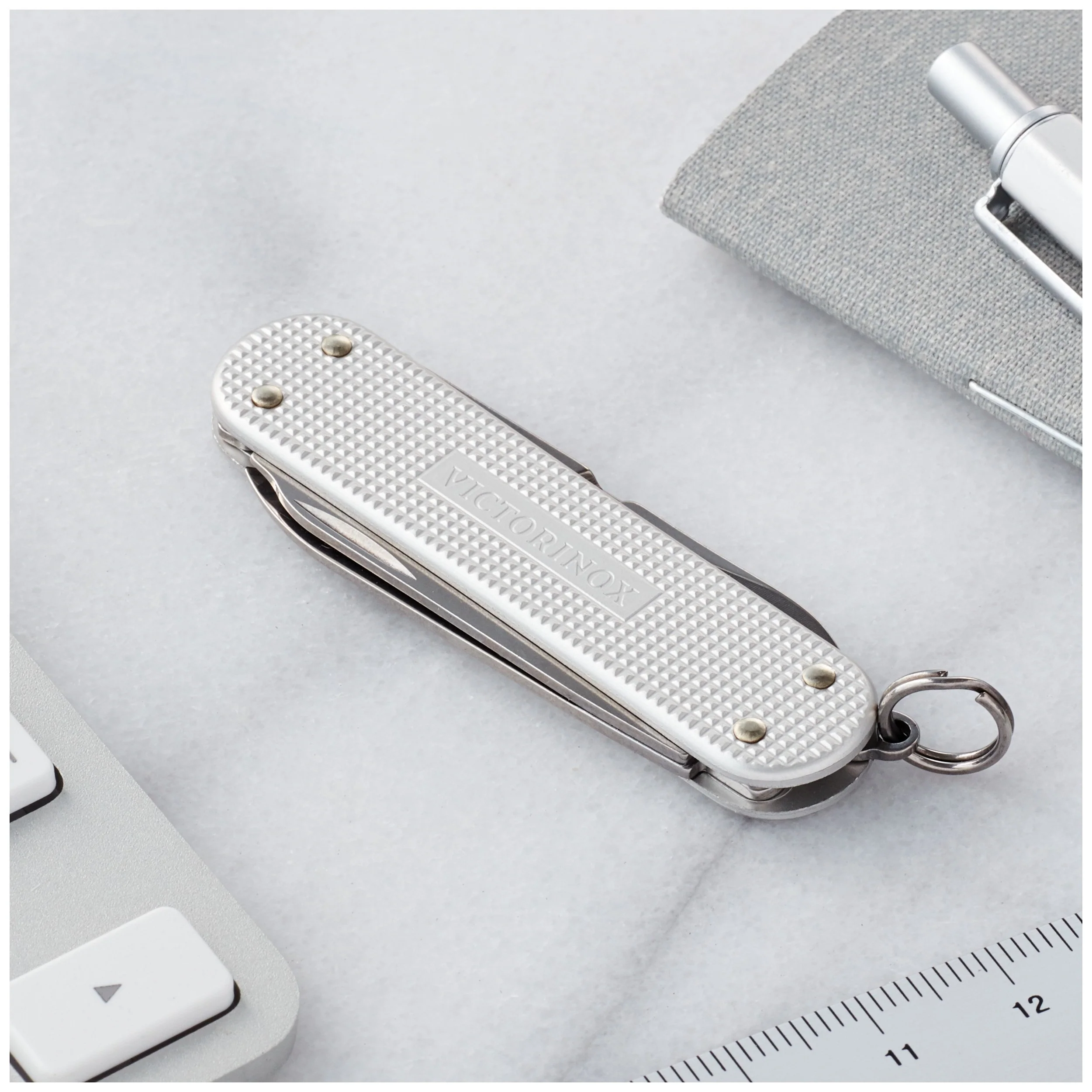 Victorinox Classic SD Silver Alox Swiss Army Knife - Image 4